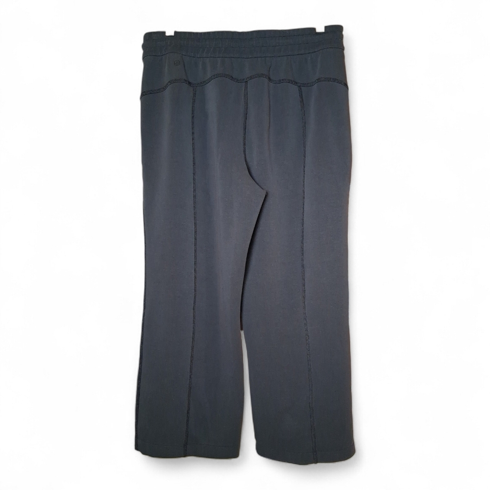 Lululemon Women's Black Softstreme High-Rise Straight-Leg Cropped 24" Pant 10 - Picture 2 of 6